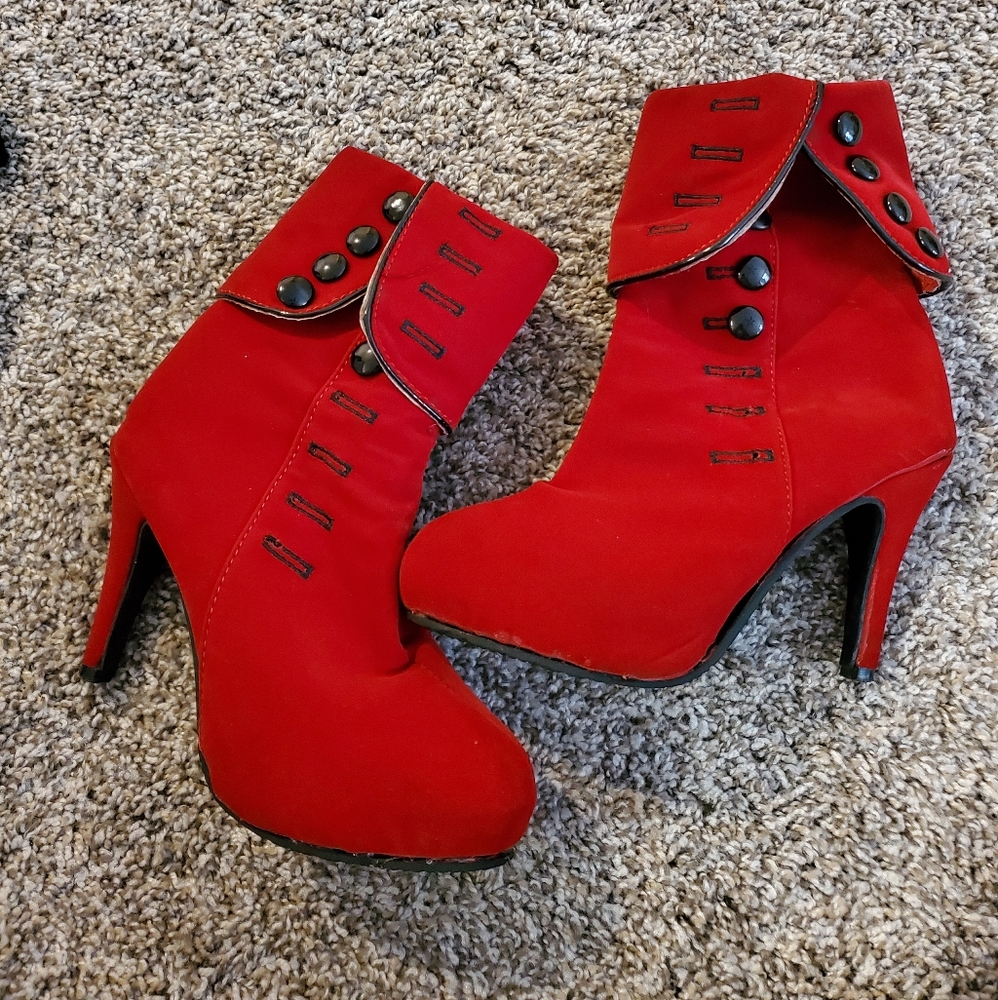 Retro style heeled booties